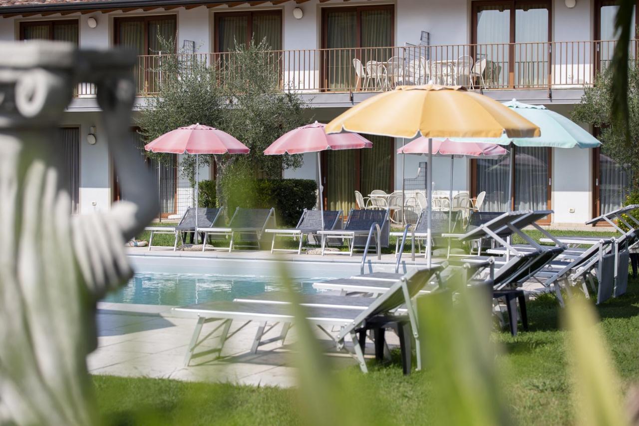 Residence Molino - Holiday Apartments Манерба-дель-Гарда Экстерьер фото