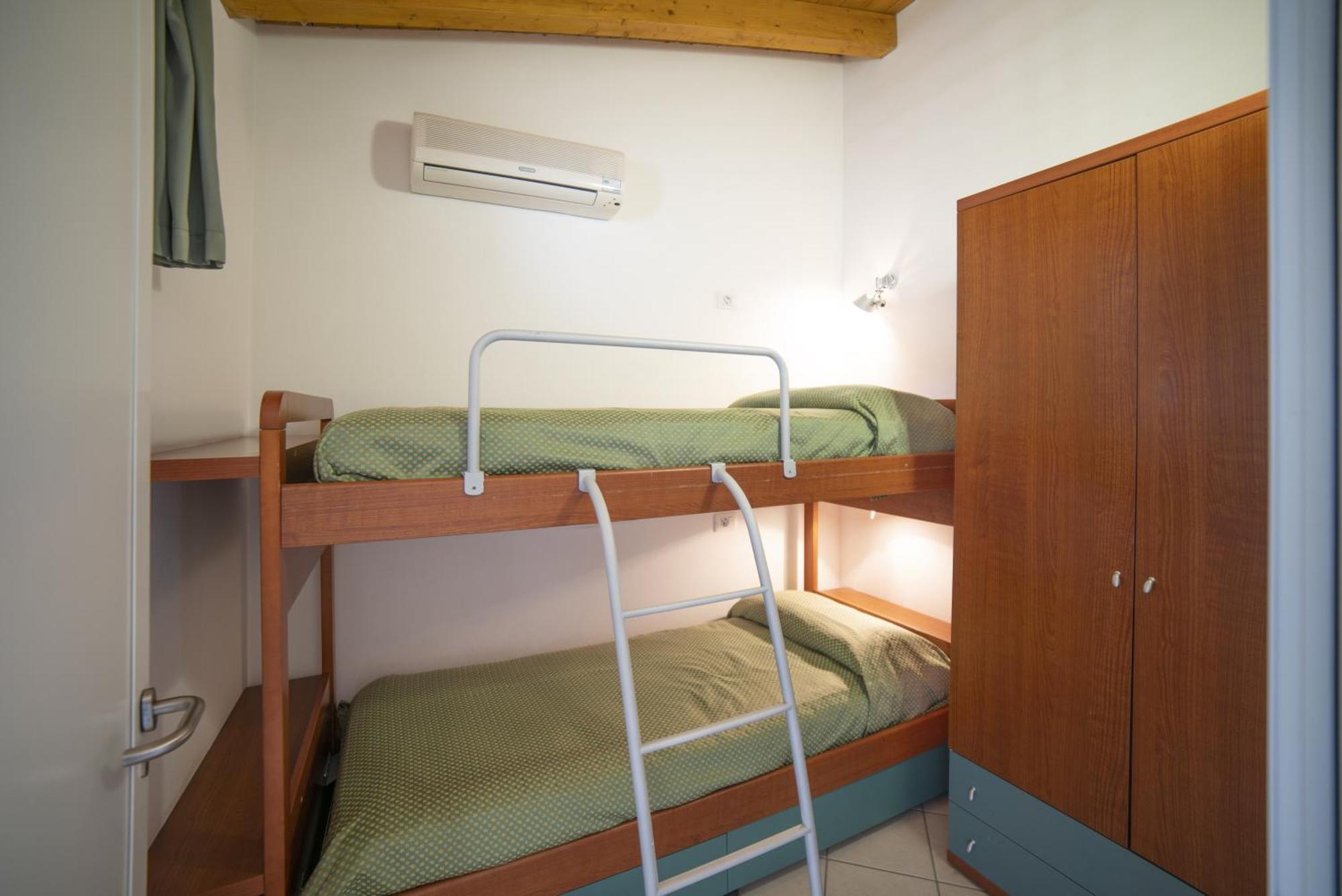Residence Molino - Holiday Apartments Манерба-дель-Гарда Экстерьер фото