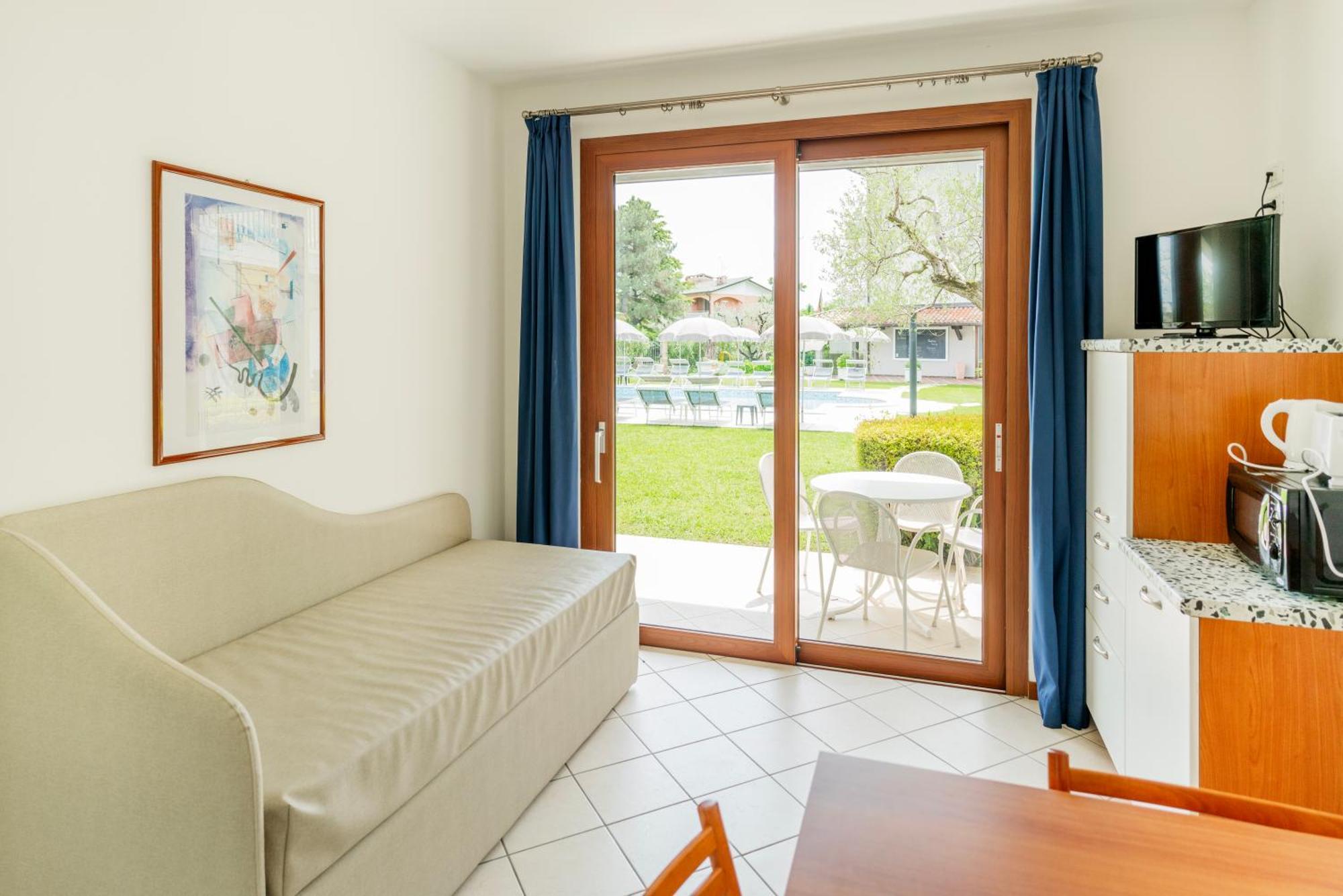 Residence Molino - Holiday Apartments Манерба-дель-Гарда Экстерьер фото