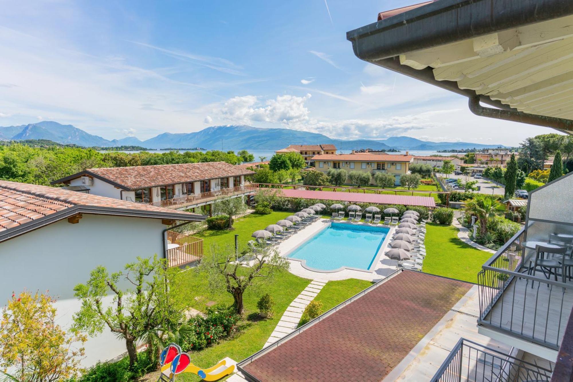 Residence Molino - Holiday Apartments Манерба-дель-Гарда Экстерьер фото